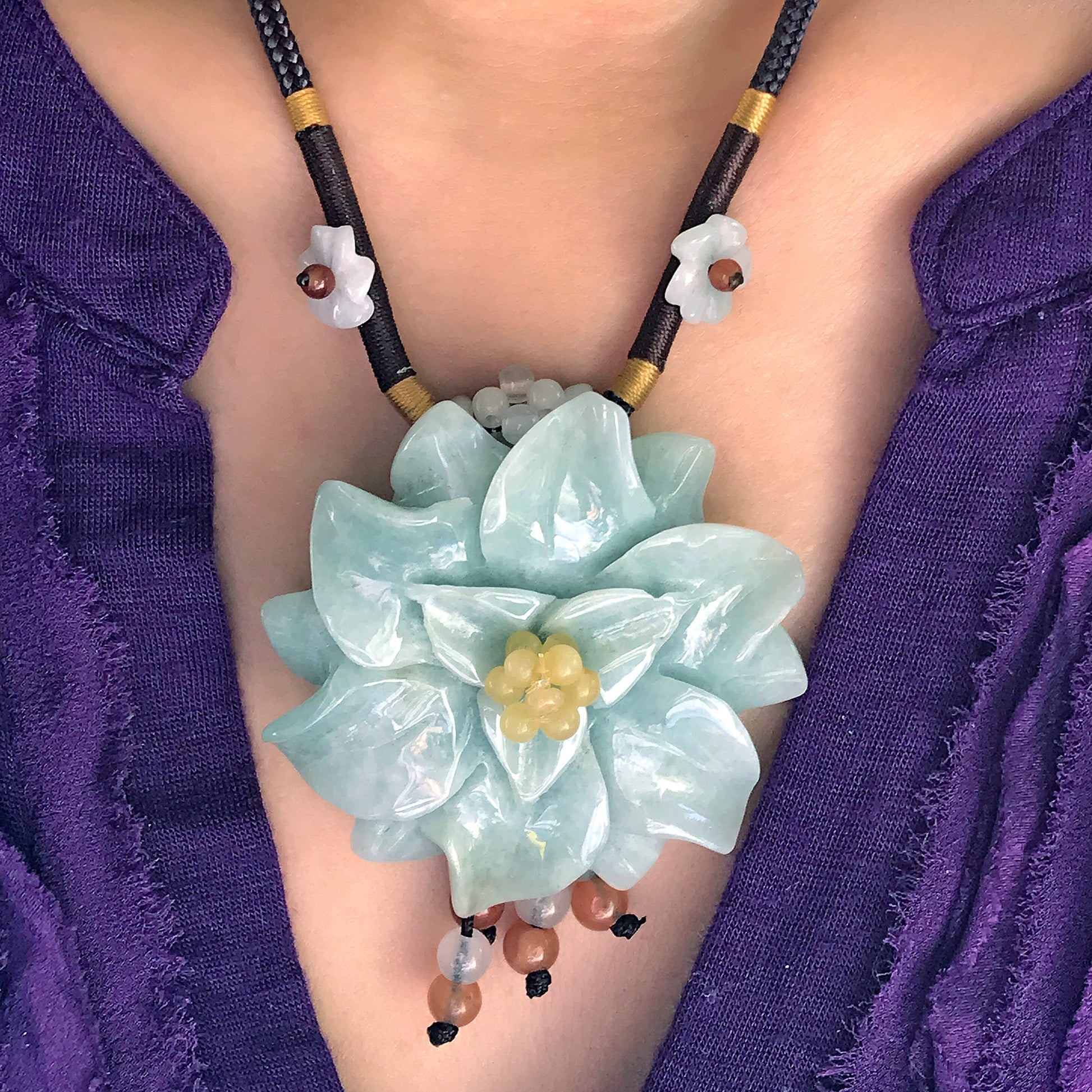 Crafted with Care: The Sabiosa Flower Jade Necklace