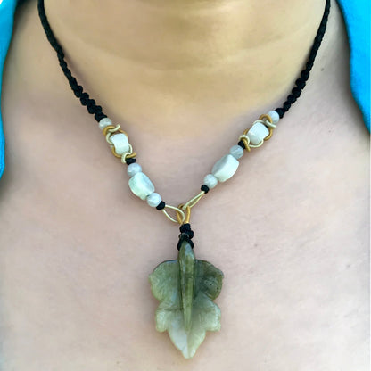 Leaf Pendant Necklace for Women Elegant Autumn Leaf Necklace for Christmas Gift