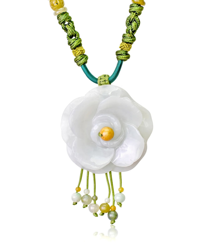 Lovely women’s rose necklace to show your appreciation on any occasion