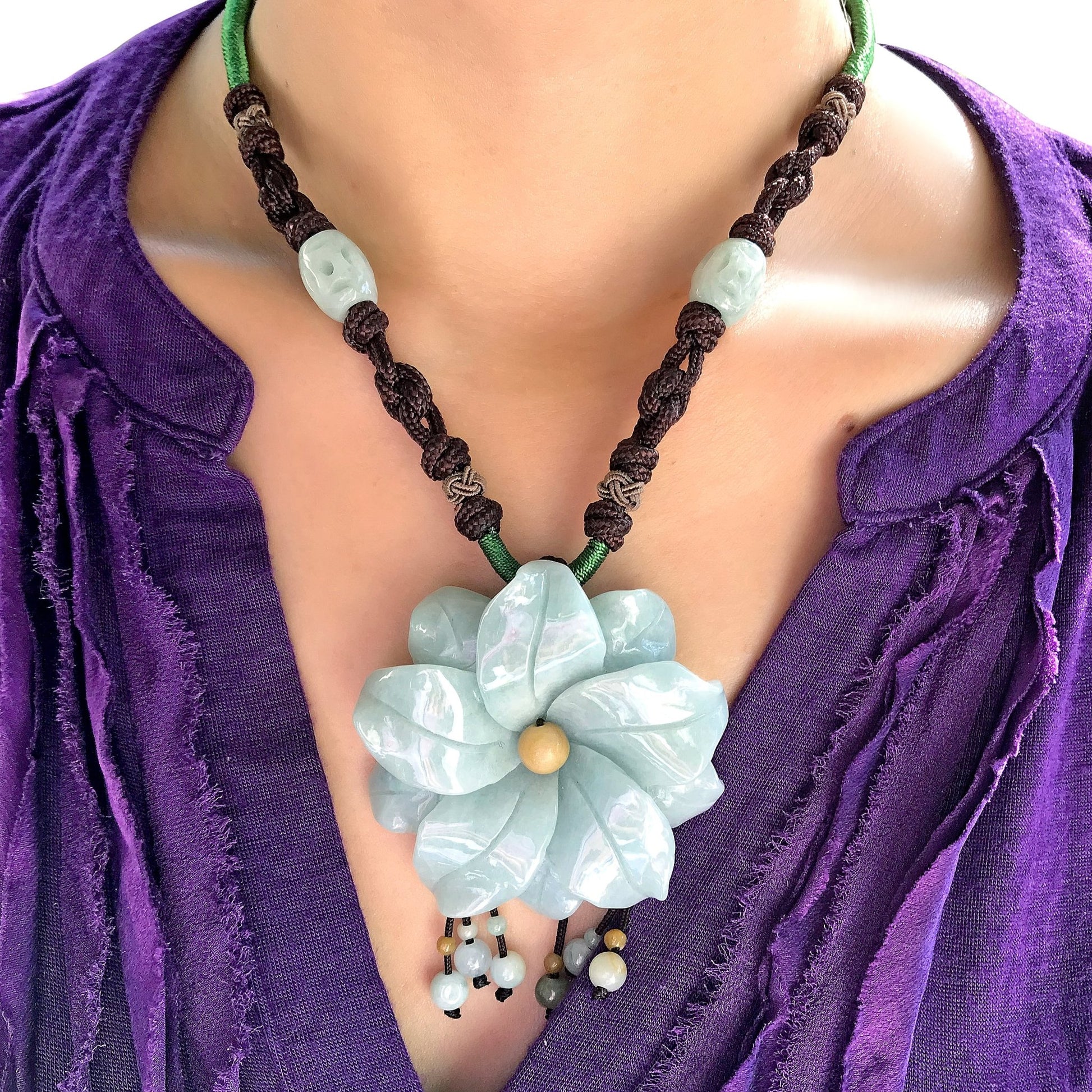 Stargazer Lily Flower a Flower Pendant Necklace for Women Star Lilies for Valentine's Day a Blooming Symbol of Love and Serenity