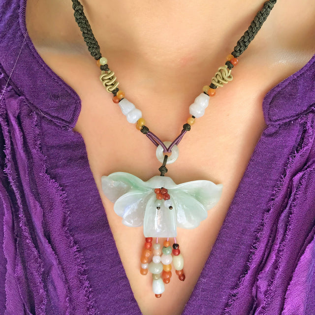 White Floral Necklace for Wife Perfect Anniversary Gift or Valentine's Day Inspiring For Love and Happiness