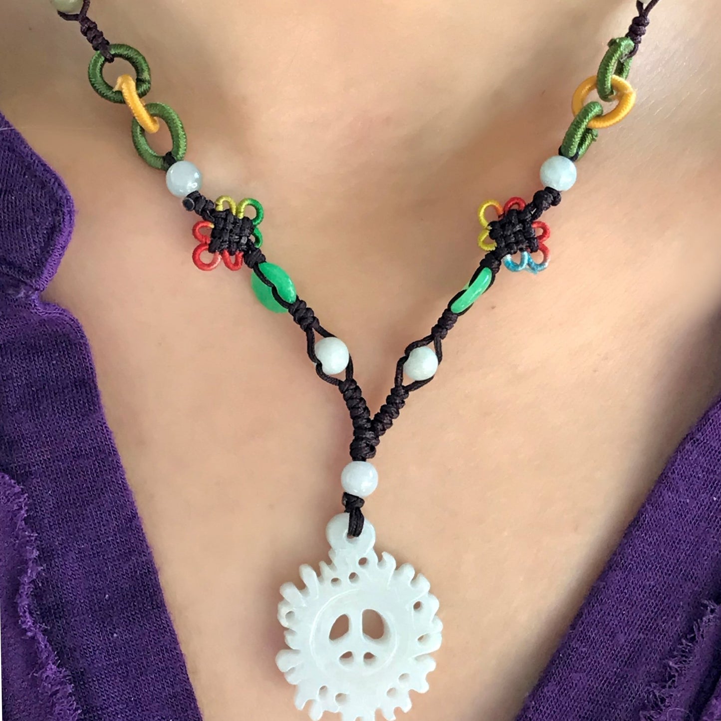 Women Sunshine Pendant Necklace for Mother’s Day Blending Warmth and Tranquility in One Beautiful Gift