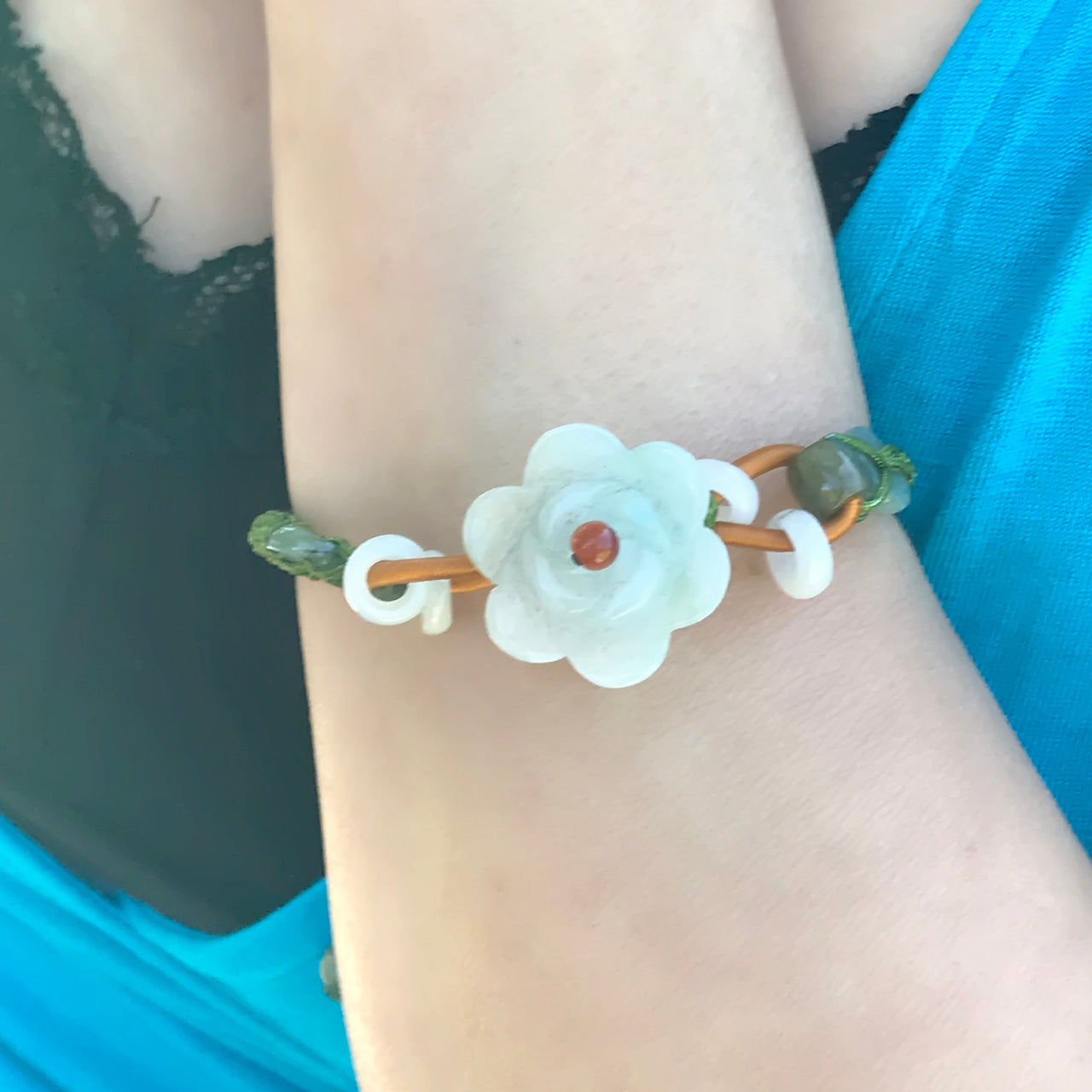 Flower Bracelet Designer Daisy Bracelet for Spring Time Flower Charm Bracelet for Friend Birthday Gift Daisy Charm Bracelet Adjustable Know Made for HerBraceletsSerenity Jade