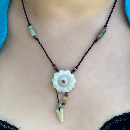 Women Sunflower Pendant Flower Necklace for Her Mystical Necklace Sunflower for Joyful Mother's Day Gift